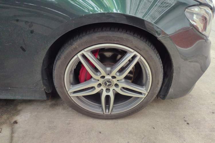 Used Mercedes-Benz E-Class 2018 E 200 4MATIC Convertible Coupe Right Front Wheel Hub