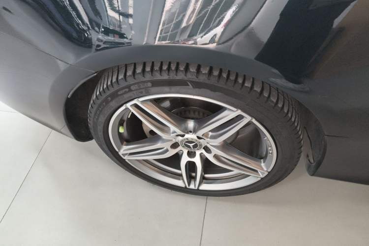Used Mercedes-Benz E-Class 2018 E 200 4MATIC Convertible Coupe Right Rear Wheel Hub