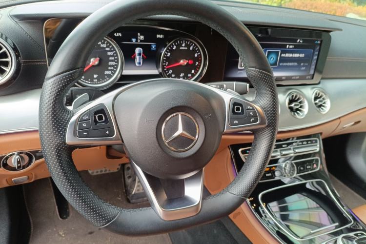 Used Mercedes-Benz E-Class 2018 E 200 4MATIC Coupe Steering Wheel