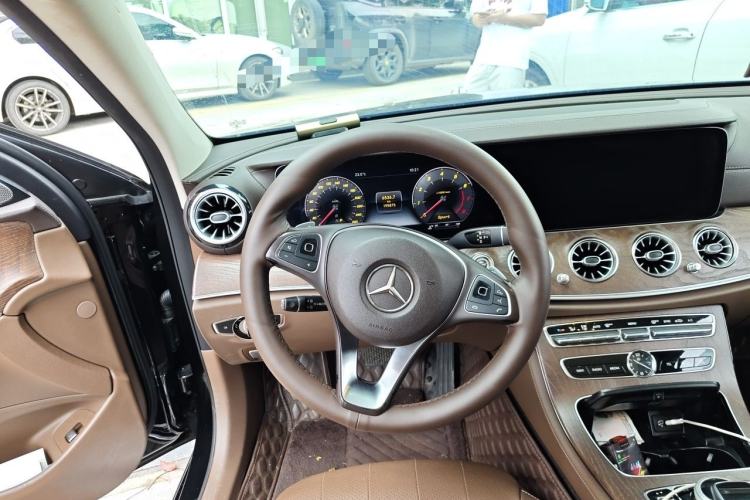 Used Mercedes-Benz E-Class 2018 E 300 L Luxury Model Steering Wheel