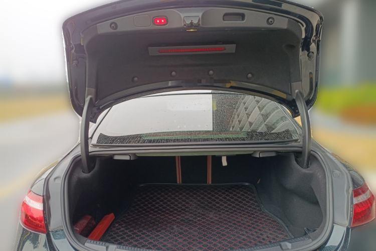 Used Mercedes-Benz E-Class 2018 E 200 4MATIC Coupe Trunk