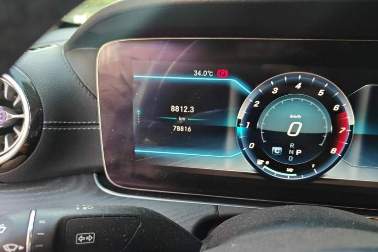 Used Mercedes-Benz E-Class 2018 Restyled E 300 L Sporty and Stylish Edition Odometer Close Up