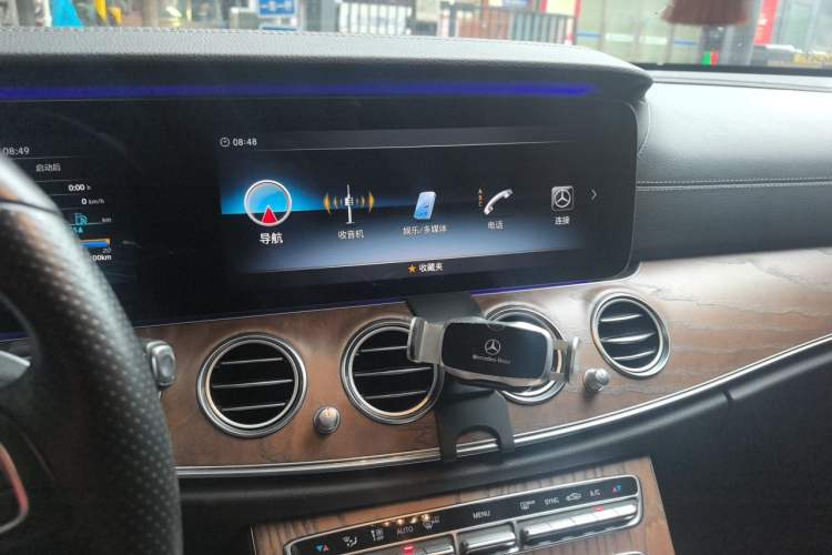 Used Mercedes-Benz E-Class 2018 Facelift E 200 L 4MATIC Audio And AC Panel
