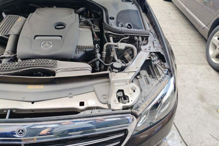 Used Mercedes-Benz E-Class 2018 Facelift E 300 L Luxury Edition Engine Bay Left