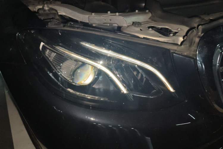 Used Mercedes-Benz E-Class 2018 E 300 L Stylish Model Right Front Headlight