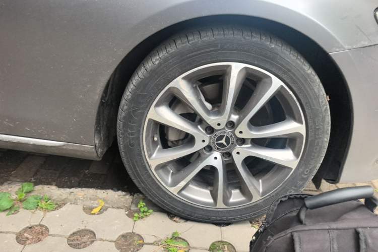 Used Mercedes-Benz E-Class 2018 Facelift E 200 L 4MATIC Right Front Wheel Hub