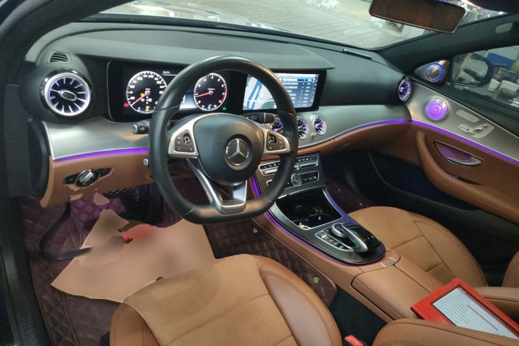 Used Mercedes-Benz E-Class 2018 E 300 Sport Edition Center Console