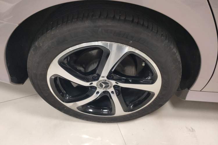 Used Mercedes-Benz E-Class 2018 E 300 Sport Edition Exterior 5
