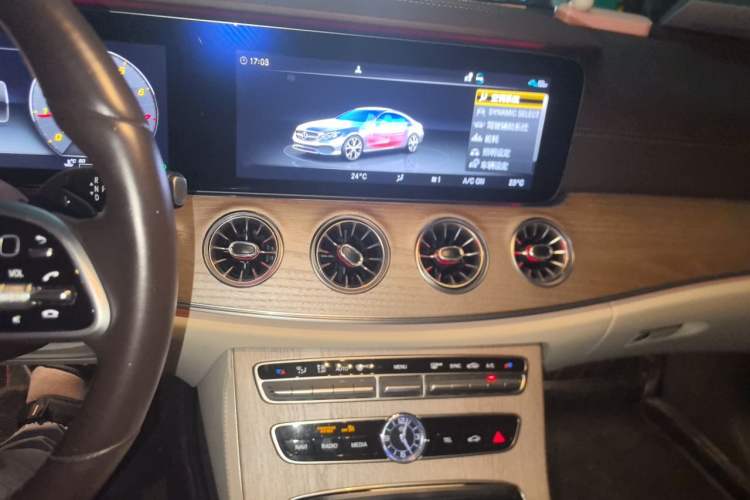 Used Mercedes-Benz E-Class 2018 E 200 Coupe Audio And AC Panel