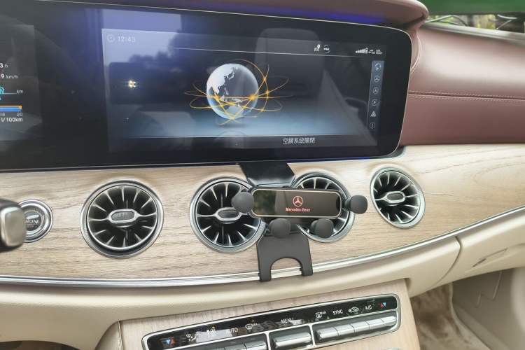 Used Mercedes-Benz E-Class 2018 E 200 Convertible Coupe First Edition Special Version Audio And AC Panel