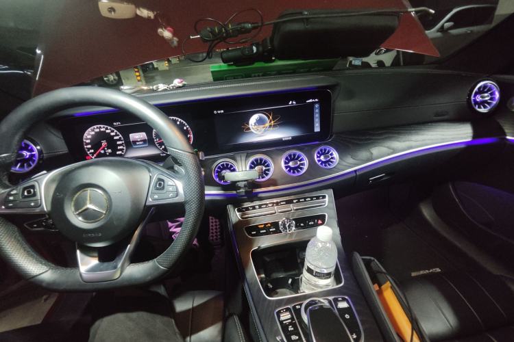 Used Mercedes-Benz E-Class 2018 E 300 Coupe Center Console