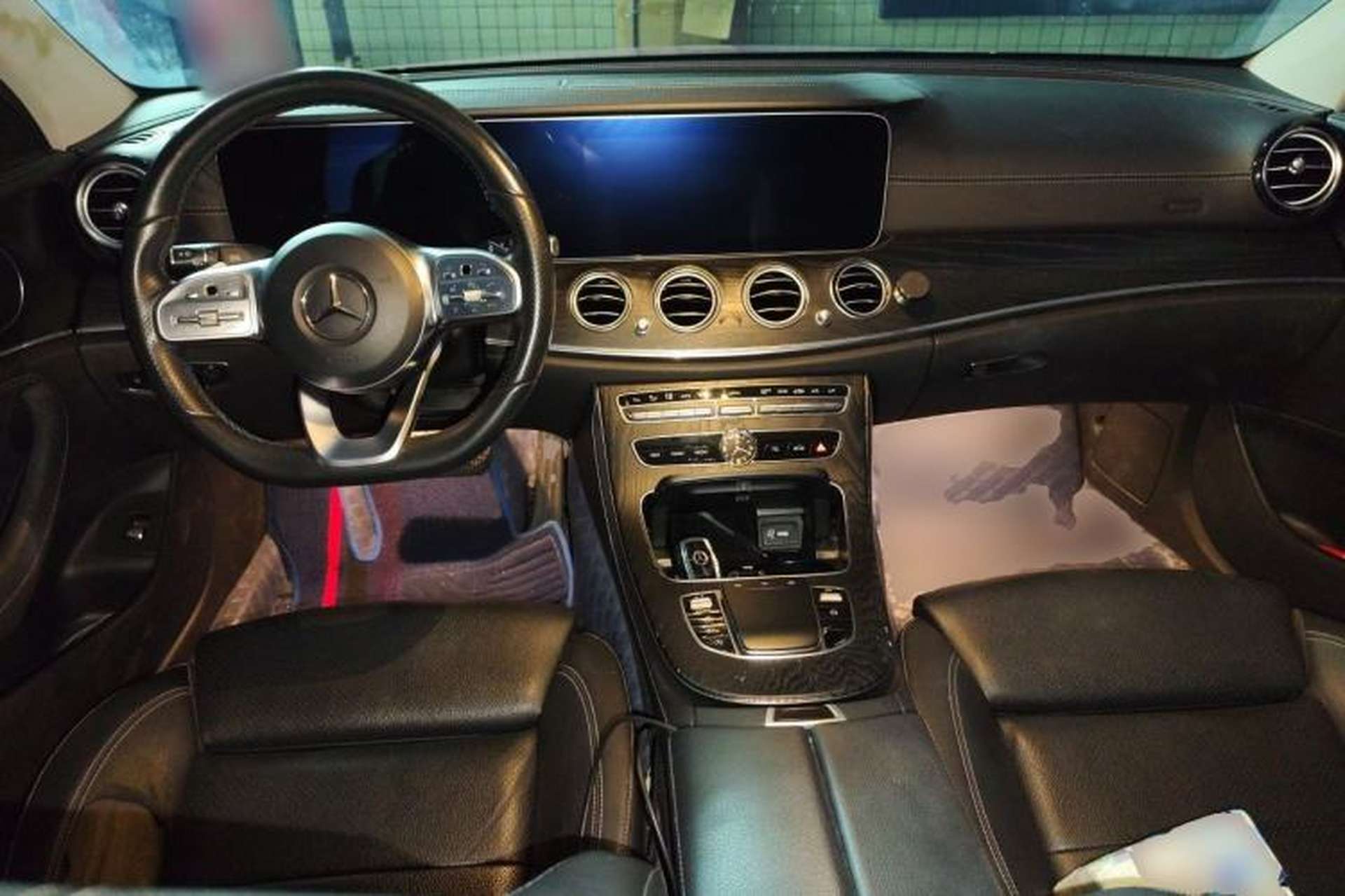 Used Mercedes-Benz E-Class 2018 Facelift E 200 L Sport Edition Center Console