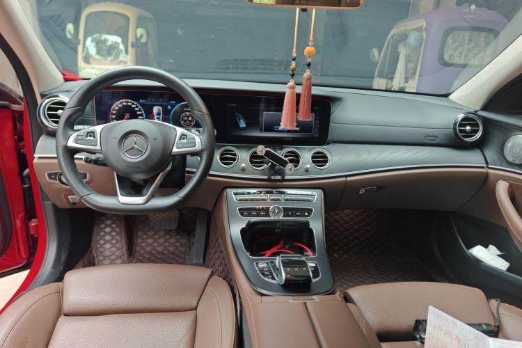Used Mercedes-Benz E-Class 2018 Facelift E 200 L Sport Edition Center Console