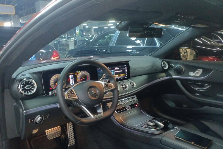 Used Mercedes-Benz E-Class 2018 E 200 Coupe Center Console