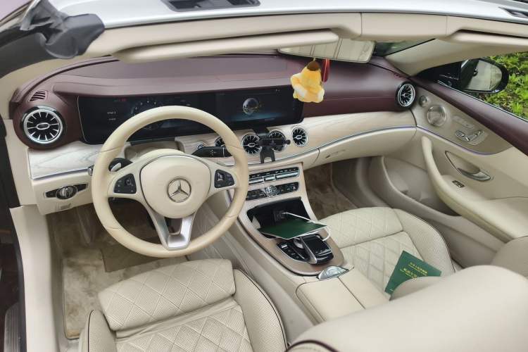 Used Mercedes-Benz E-Class 2018 E 200 Convertible Coupe First Edition Special Version Center Console
