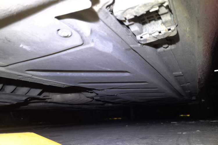 Used Mercedes-Benz E-Class 2018 Facelift E 200 L 4MATIC Chassis Front Left