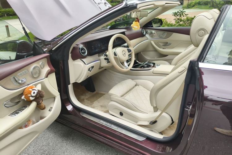 Used Mercedes-Benz E-Class 2018 E 200 Convertible Coupe First Edition Special Version Driver Seat