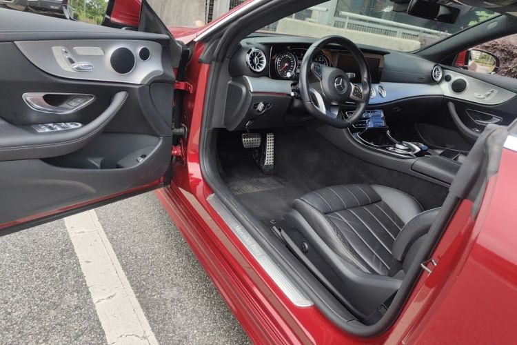 Used Mercedes-Benz E-Class 2018 E 200 4MATIC Coupe Driver Seat