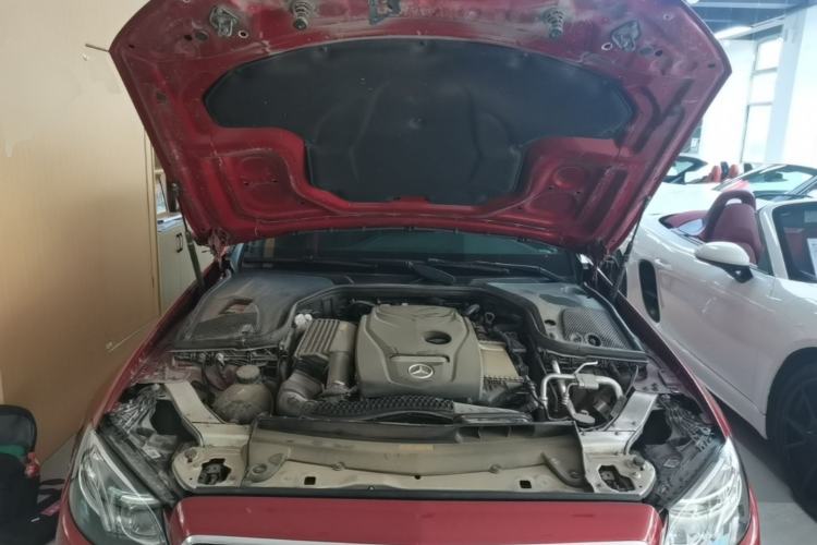 Used Mercedes-Benz E-Class 2018 E 300 Coupe Engine Bay