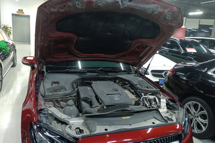 Used Mercedes-Benz E-Class 2018 E 200 Coupe Engine Bay
