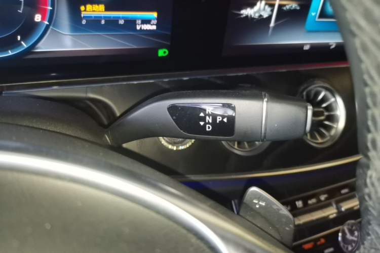 Used Mercedes-Benz E-Class 2018 E 300 Coupe Gear Lever
