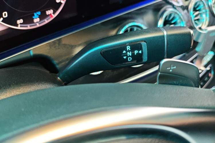 Used Mercedes-Benz E-Class 2018 E 200 Coupe Gear Lever