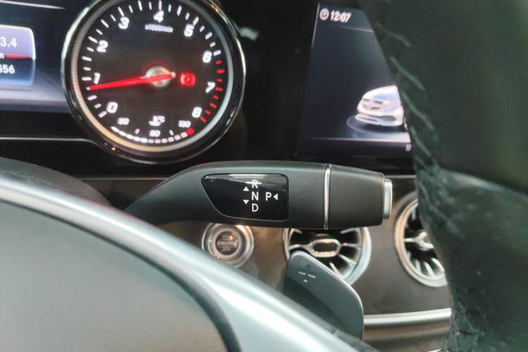 Used Mercedes-Benz E-Class 2018 E 200 Coupe Gear Lever
