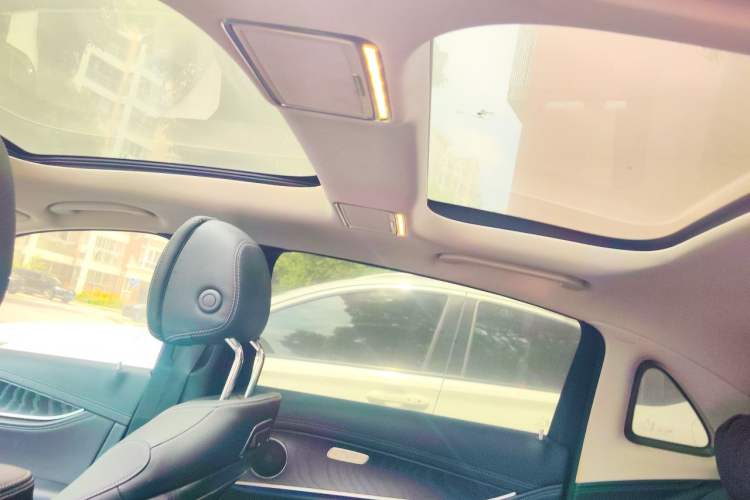 Used Mercedes-Benz E-Class 2018 Restyled E 300 L Sporty and Stylish Edition Headliner