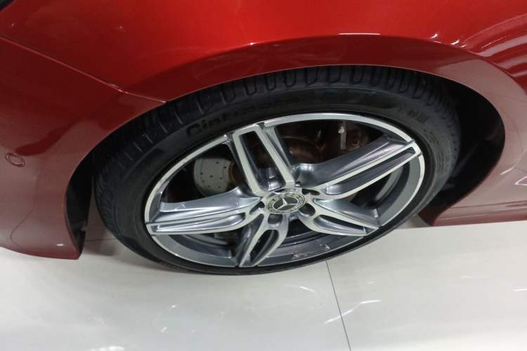 Used Mercedes-Benz E-Class 2018 E 200 Coupe Left Front Wheel Hub