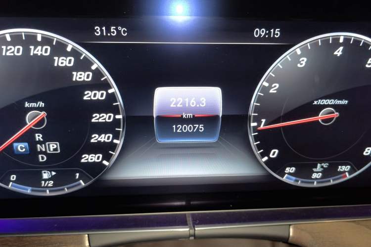 Used Mercedes-Benz E-Class 2018 Facelift E 200 L 4MATIC Odometer Close Up