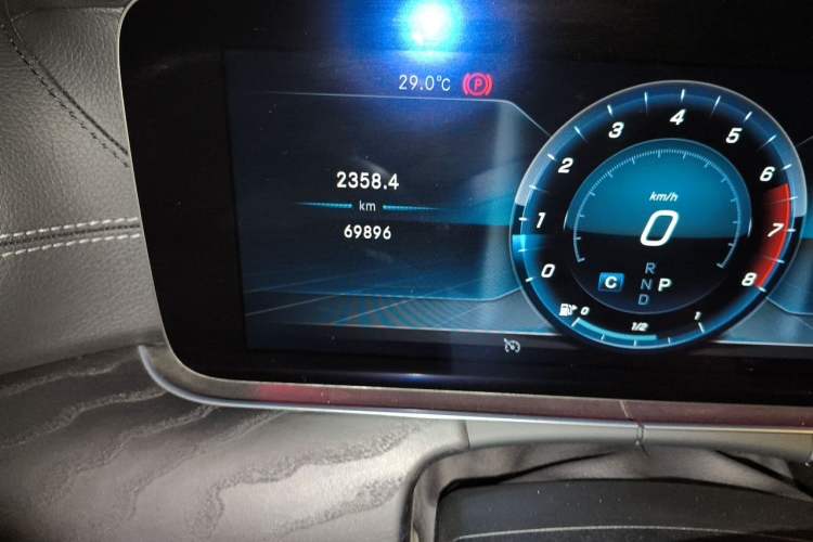 Used Mercedes-Benz E-Class 2018 E 200 4MATIC Convertible Coupe Odometer Close Up