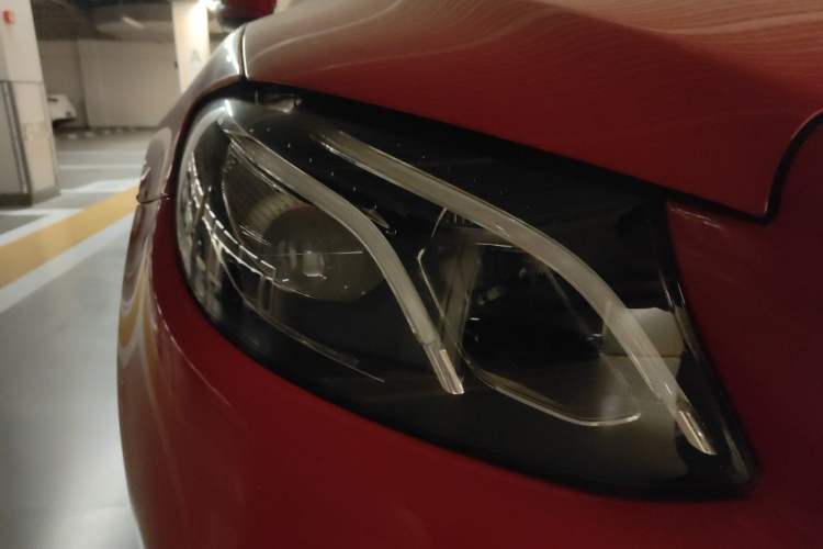 Used Mercedes-Benz E-Class 2018 E 200 Convertible Coupe Right Front Headlight