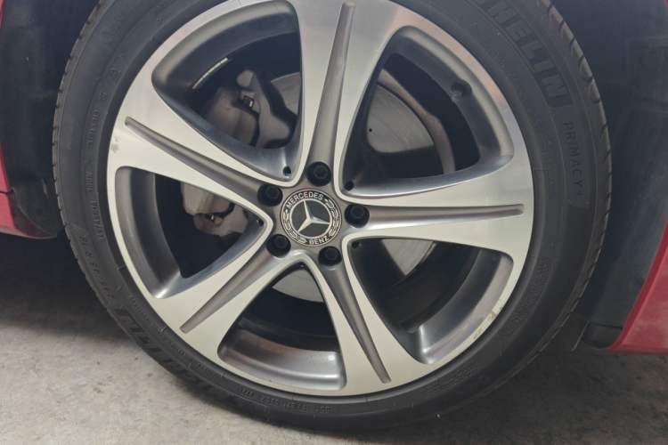 Used Mercedes-Benz E-Class 2018 Facelift E 200 L Sport Edition Right Front Wheel Hub