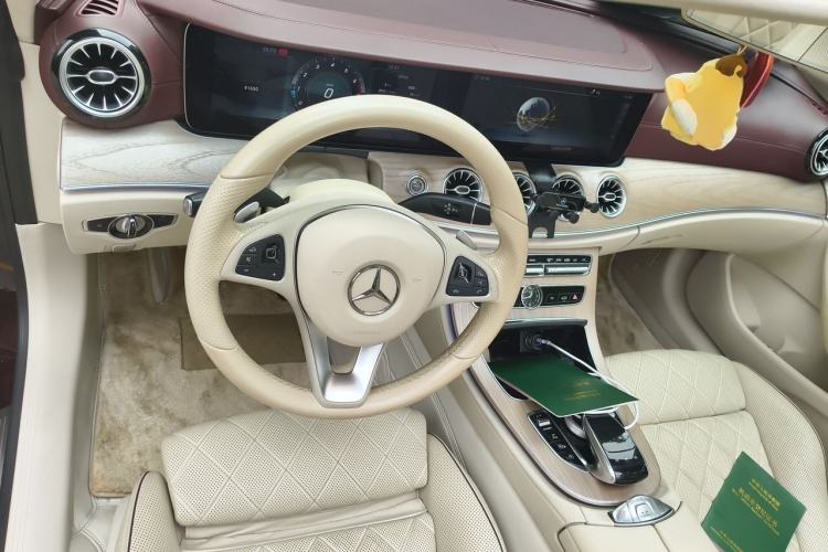 Used Mercedes-Benz E-Class 2018 E 200 Convertible Coupe First Edition Special Version Steering Wheel