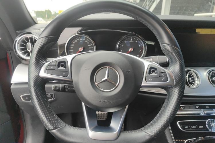 Used Mercedes-Benz E-Class 2018 E 200 4MATIC Coupe Steering Wheel