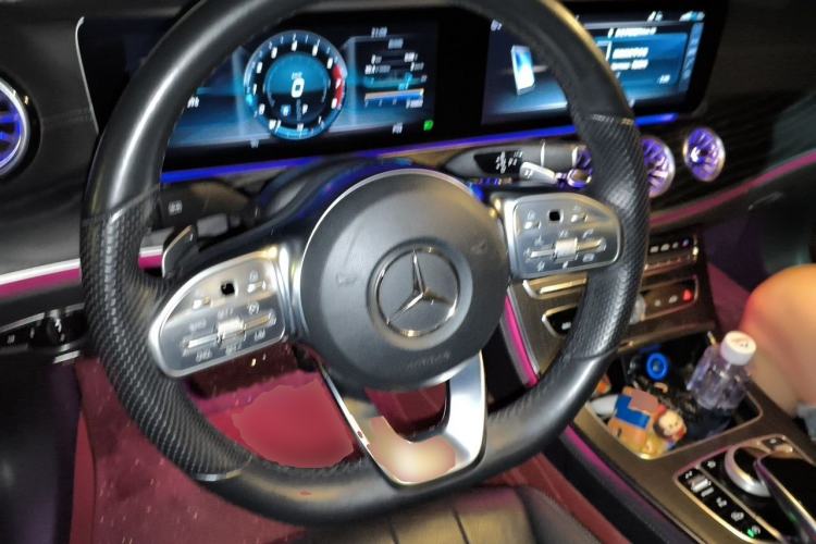 Used Mercedes-Benz E-Class 2018 E 200 4MATIC Convertible Coupe Steering Wheel