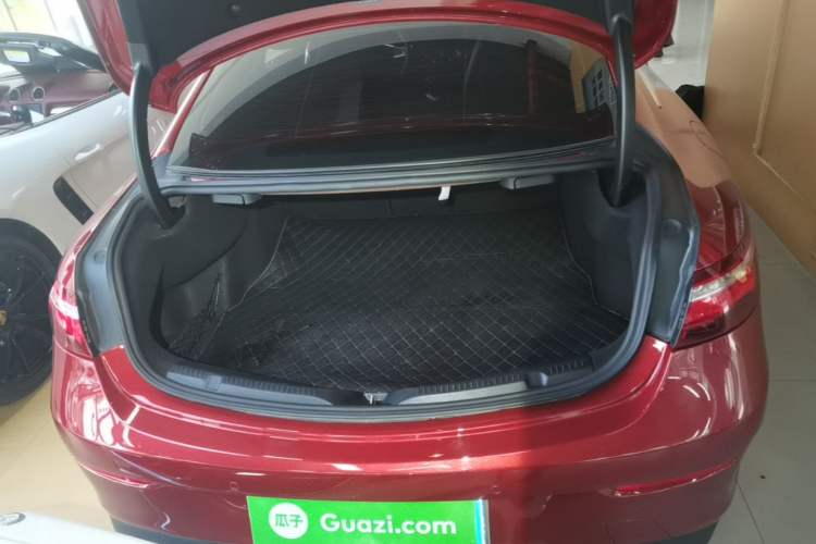 Used Mercedes-Benz E-Class 2018 E 300 Coupe Trunk
