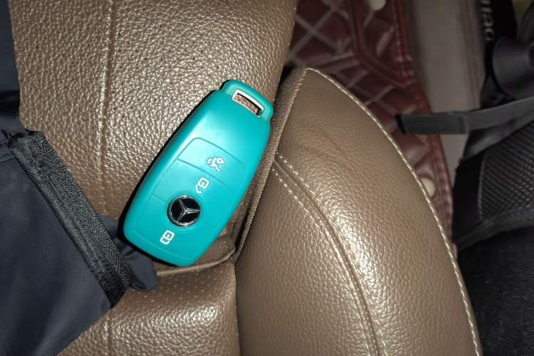 Used Mercedes-Benz E-Class 2018 Facelift E 200 L 4MATIC Vehicle Key