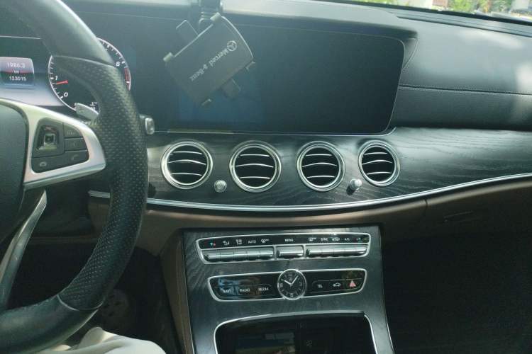 Used Mercedes-Benz E-Class 2018 E 200 L Sport Edition Audio And AC Panel