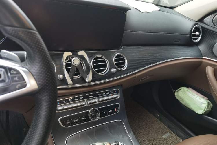 Used Mercedes-Benz E-Class 2018 E 300 L Sporty and Stylish Model Audio And AC Panel