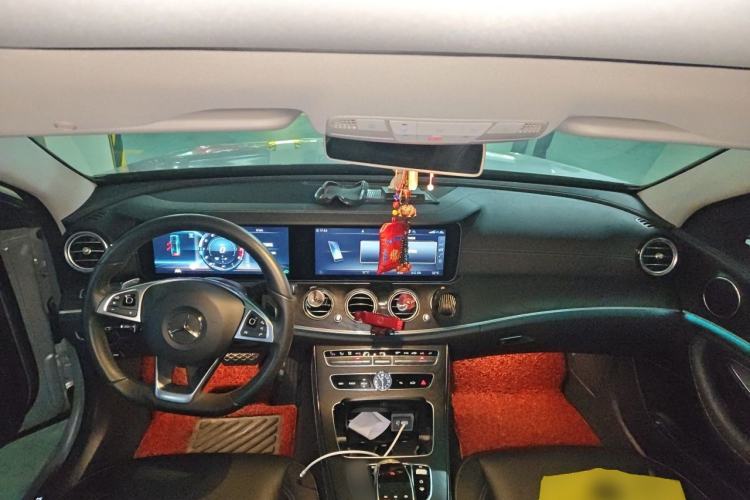 Used Mercedes-Benz E-Class 2018 E 300 L Sport Luxury Edition Center Console