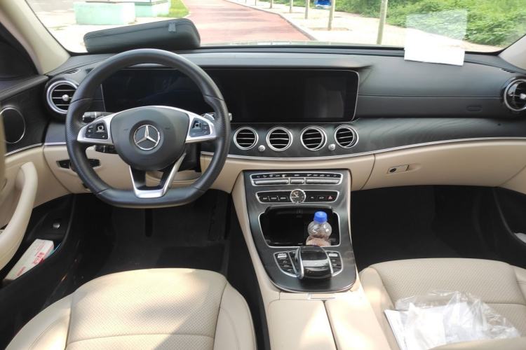 Used Mercedes-Benz E-Class 2018 E 300 L Sport Luxury Edition Center Console