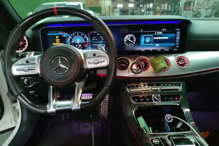 Used Mercedes-Benz E-Class 2018 E 200 4MATIC Coupe Center Console