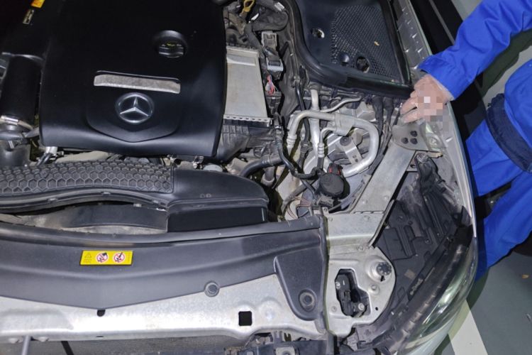 Used Mercedes-Benz E-Class 2018 E 200 L Sport Edition Engine Bay Left