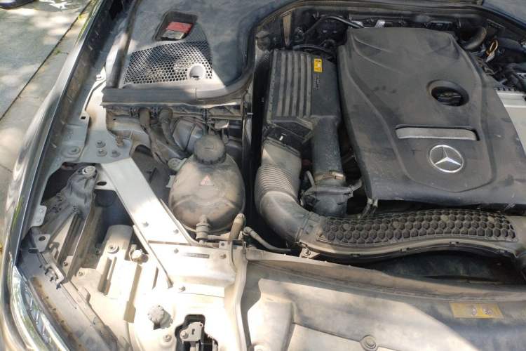Used Mercedes-Benz E-Class 2018 E 200 L Sport Edition Engine Bay Right