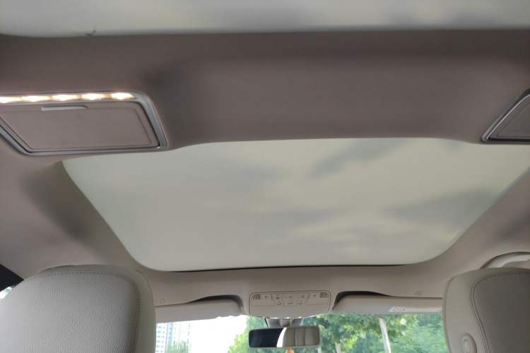 Used Mercedes-Benz E-Class 2018 E 300 L Sport Luxury Edition Headliner