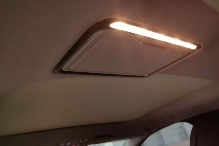 Used Mercedes-Benz E-Class 2018 Facelift E 300 L Luxury Edition Headliner