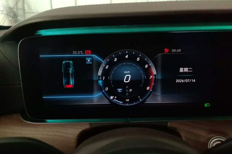 Used Mercedes-Benz E-Class 2018 Facelift E 300 L Luxury Edition Instrument Cluster