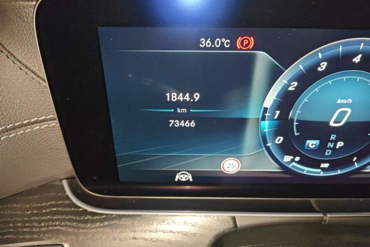 Used Mercedes-Benz E-Class 2018 E 300 L Sport Luxury Edition Odometer Close Up