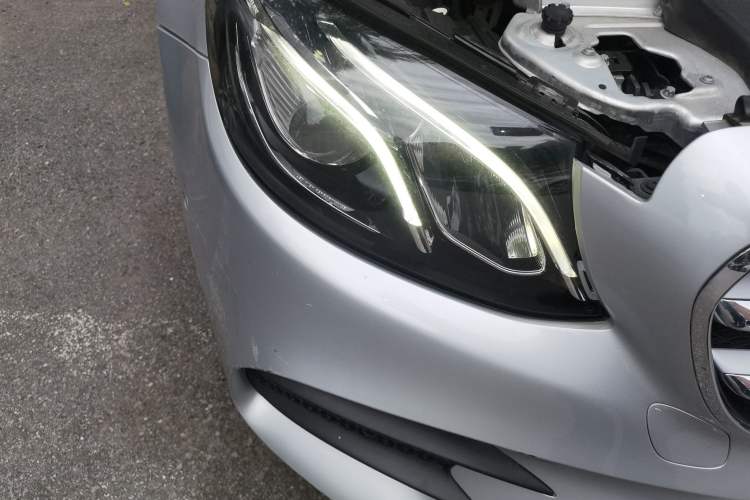 Used Mercedes-Benz E-Class 2018 E 300 L Sporty and Stylish Model Right Front Headlight